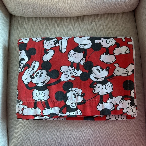 Vintage Mickey Mouse twin flat sheet - Picture 4 of 4